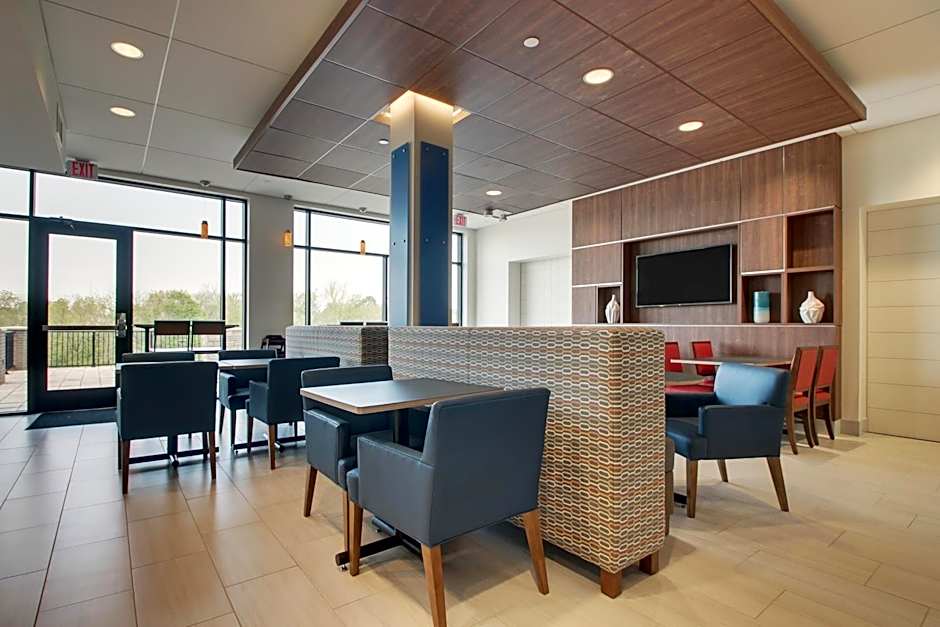 Holiday Inn Express & Suites Elizabethtown North By IHG