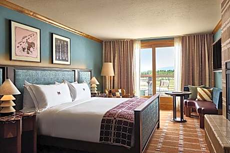 Summit One Bedroom Suite with Fireplace and Private Balcony