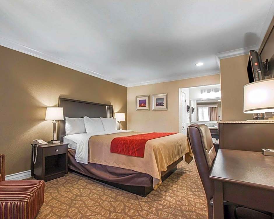 Quality Inn Near Downey Studios