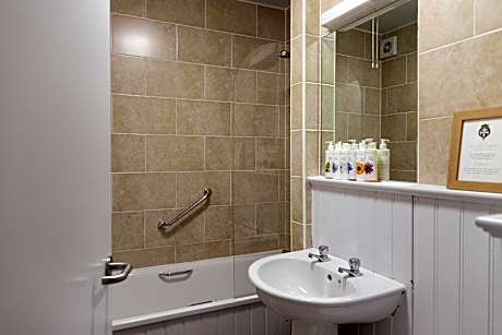 King-Superior-Ensuite with Bath