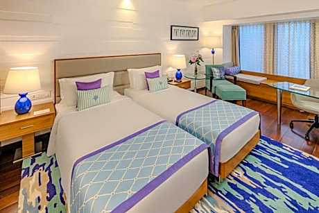 Executive Room City View Twin Bed