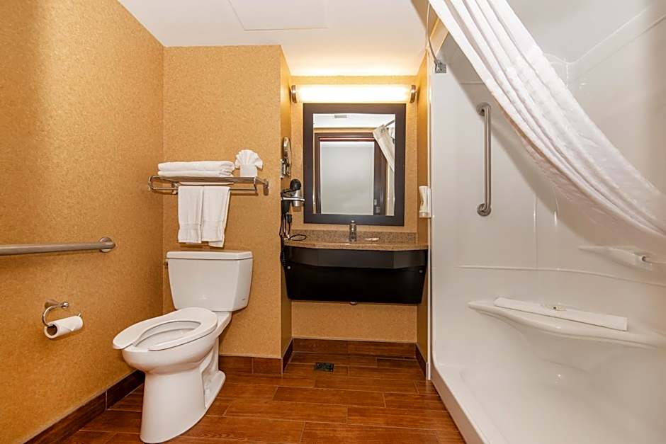 Quality Inn & Suites Val D'Or