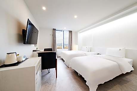 Signature Twin Room