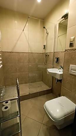 Classic Quadruple Room