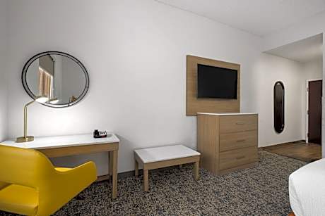 King Room - Disability Access - Non-Smoking