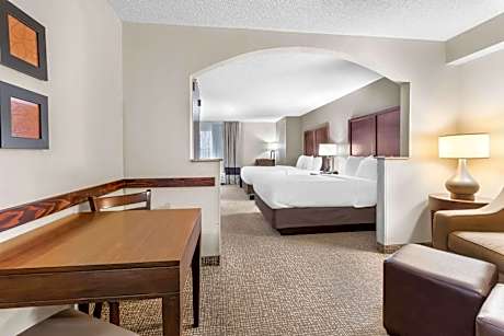 Queen Suite with Two Queen Beds - Non-Smoking