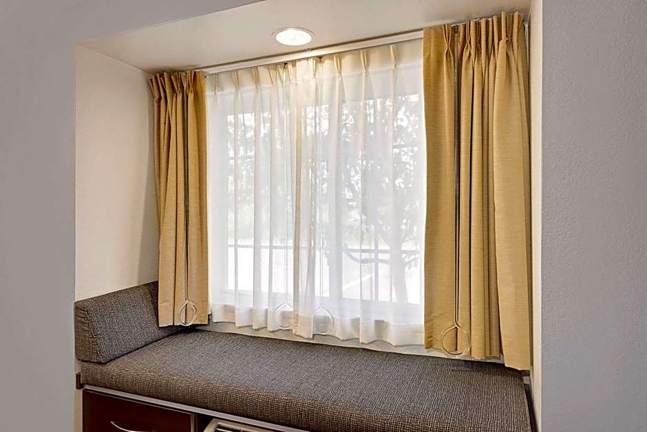 Microtel Inn & Suites by Wyndham Geneva