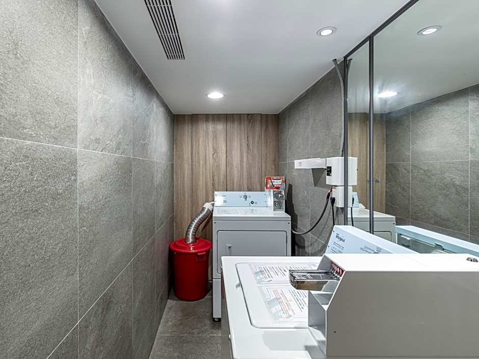 KEEBE Hotel