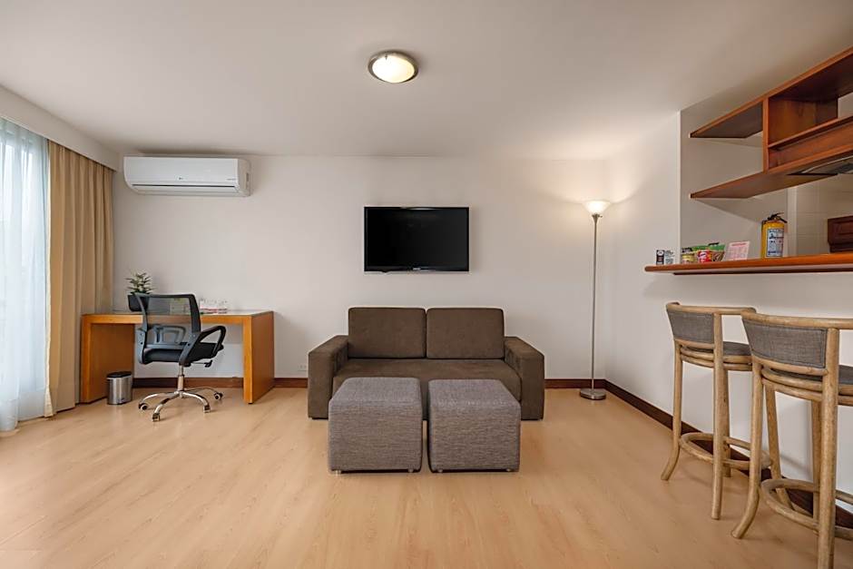 Leblon Suites Hotel Milla de Oro