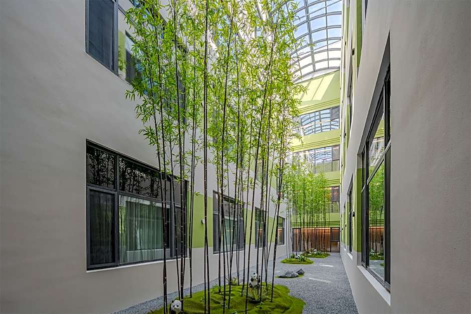 Holiday Inn Express Dandong City Center By IHG