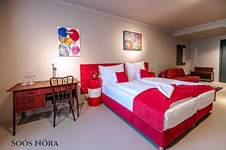 Barka Galéria Hotel és Étterem