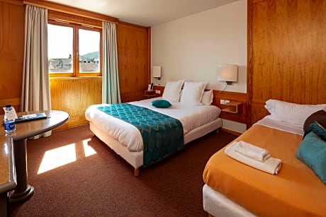1 Queen And 1 Single, Superior Room, Larger Room