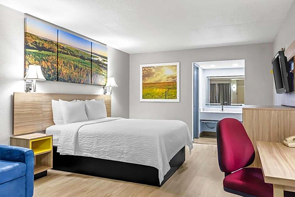 Days Inn by Wyndham Salina South