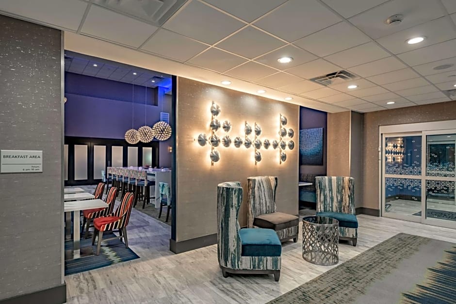 Hampton Inn By Hilton and Suites Dallas/Plano Central