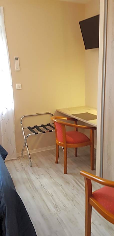 Photo 1 of 6 of Family Suite