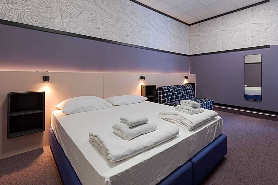 Stay Swanky Bed & Breakfast