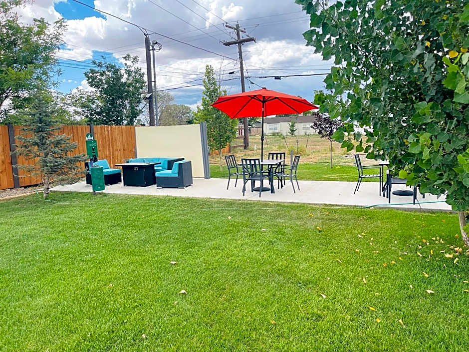 Blue Sage Inn & Suites