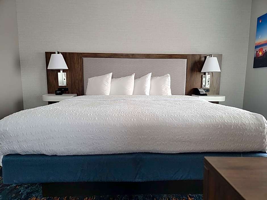 Hampton Inn By Hilton & Suites Erie/Bayfront, PA