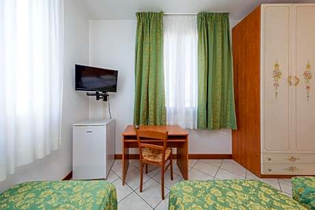 Triple Room with Private Bathroom