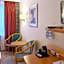 Garner Hamburg Wandsbek Marktplatz By IHG