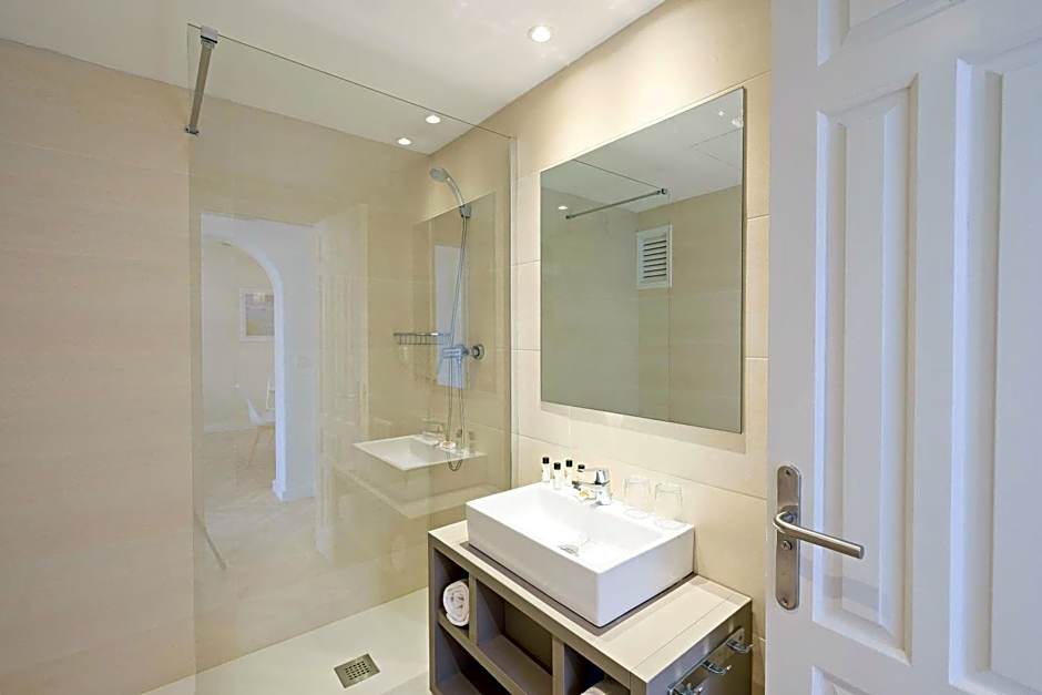 azuLine Apartamentos Can Sanso