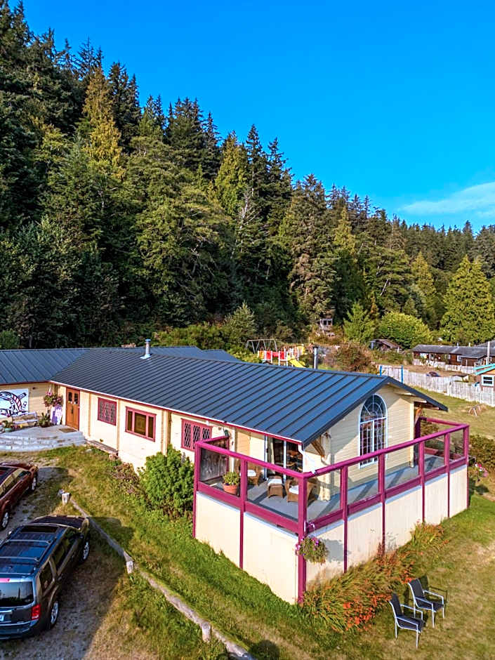 Alert Bay Lodge