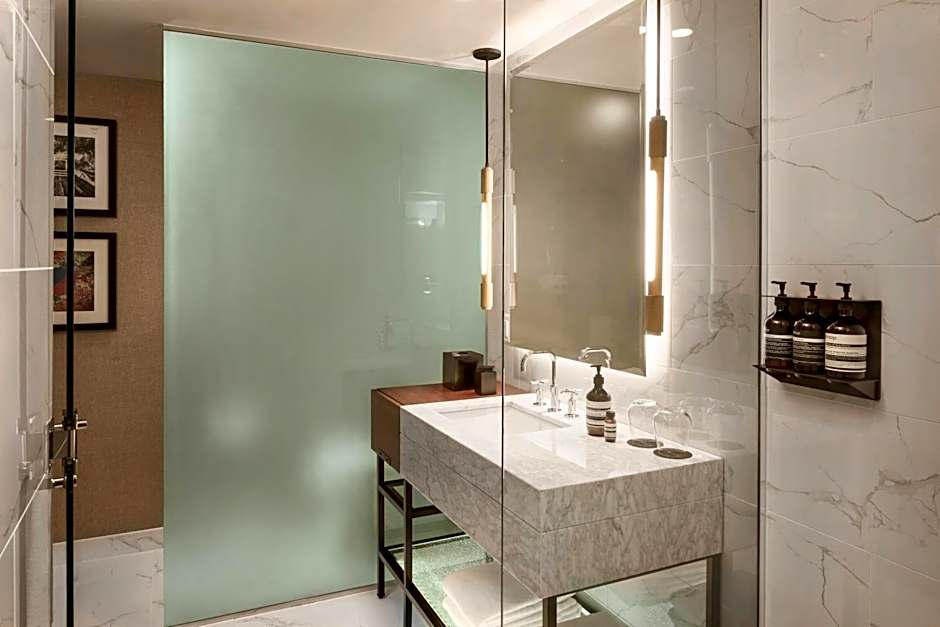 the DOUGLAS, Autograph Collection by Marriott