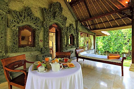 One-Bedroom Pool Villa with Free Benefit
