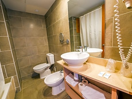 TRIPLE STANDARD ROOM