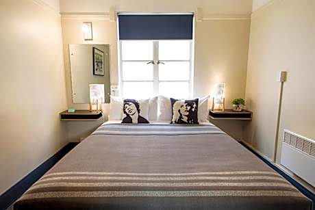 Standard Queen Room with Shared Bathroom