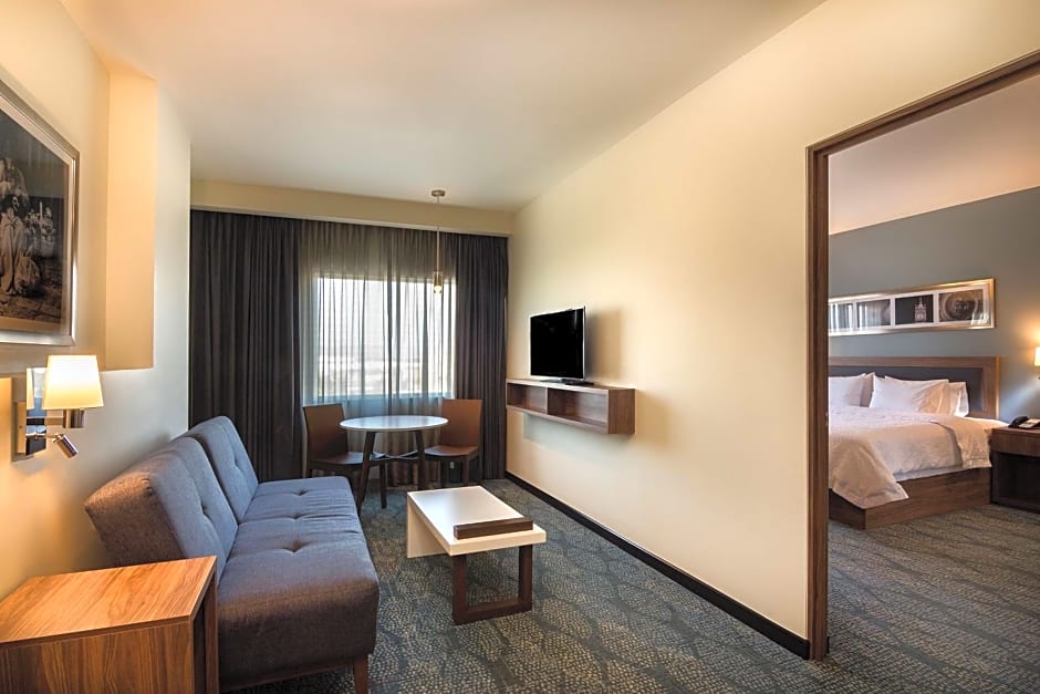 Hampton Inn & Suites by Hilton Salamanca Bajio