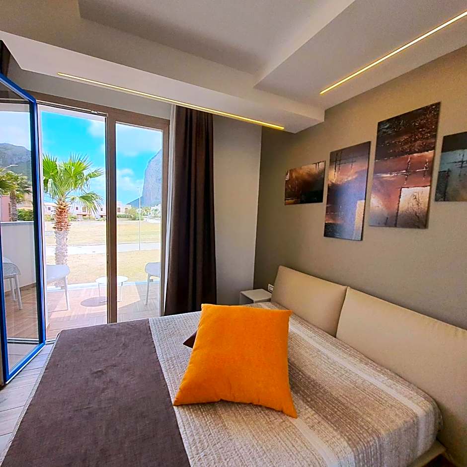 Sundeck Hotel