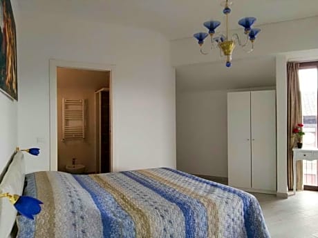 Triple Room with Private Bathroom