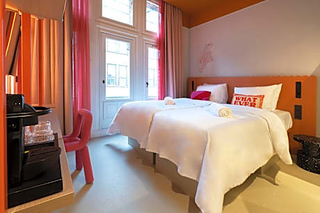 Deluxe Twin / Double room with Balcony