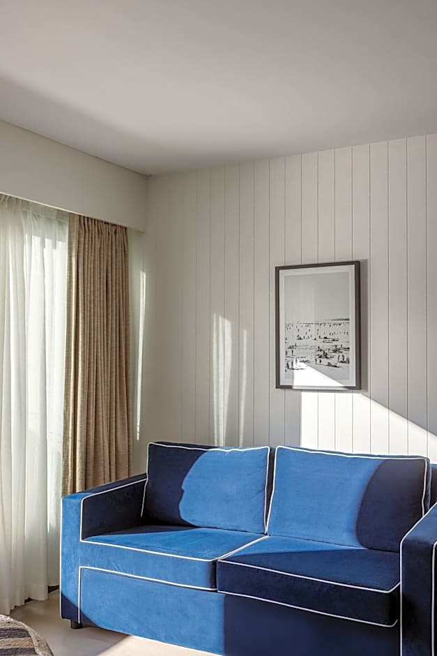 Waves Hotel Byron Bay