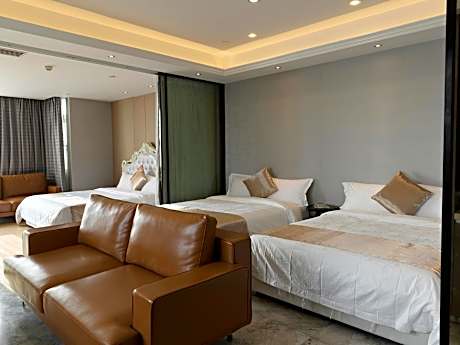 Two-Bedroom Suite ( include airport pick up service)