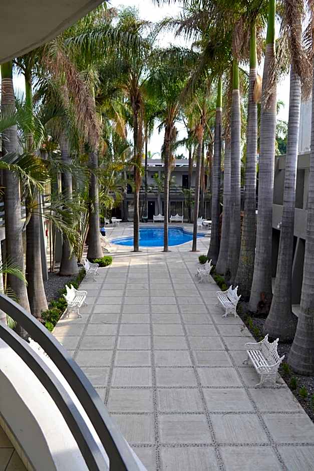 Hotel Suites del Real