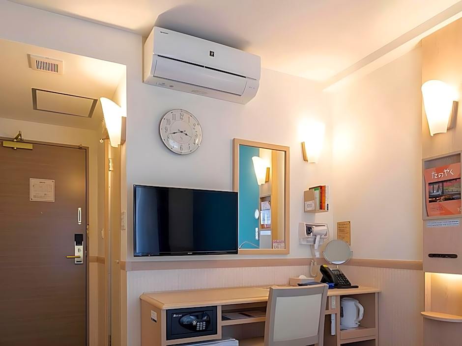 Toyoko Inn Saitama Misato Ekimae
