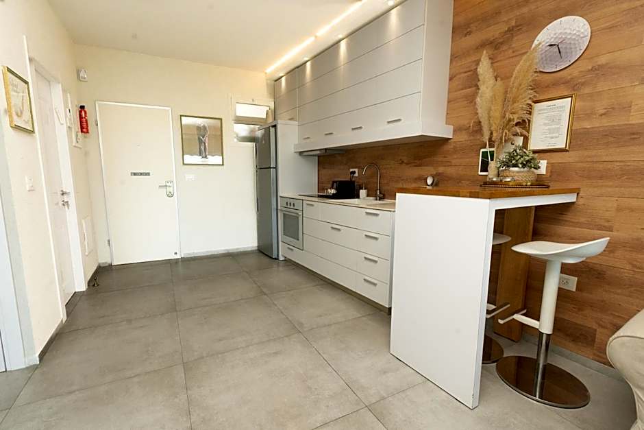 Neot Golf, Ziv's Place