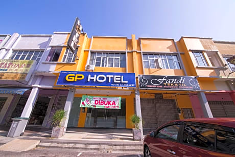Golden Pearl Hotel