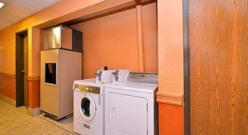 Quality Inn & Suites Grinnell near University