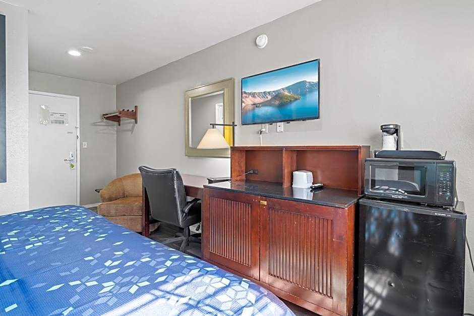 Travelers Inn Medford