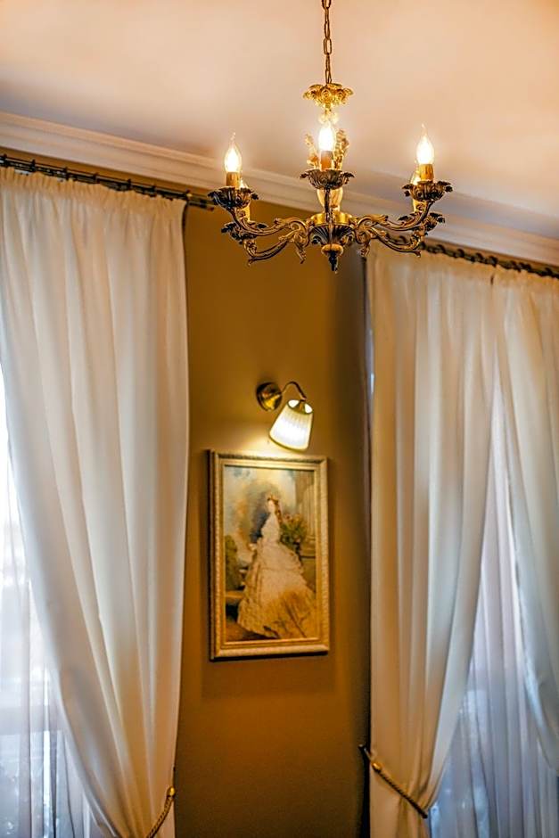 Hotel Antique - free private parking