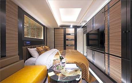 Standard Queen Room