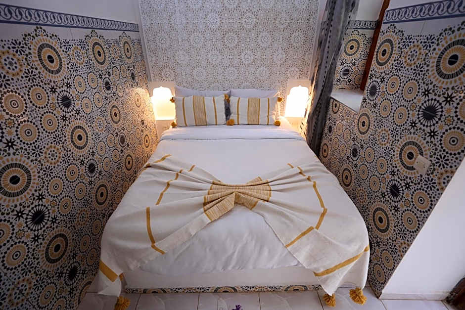 Riad O LY