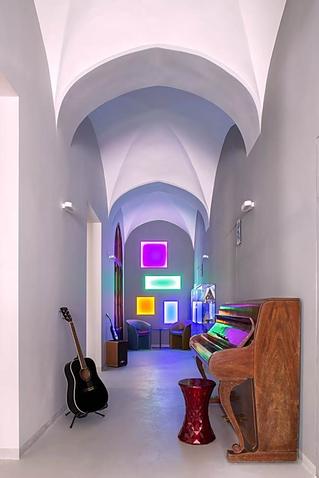 Babila Hostel & Bistrot
