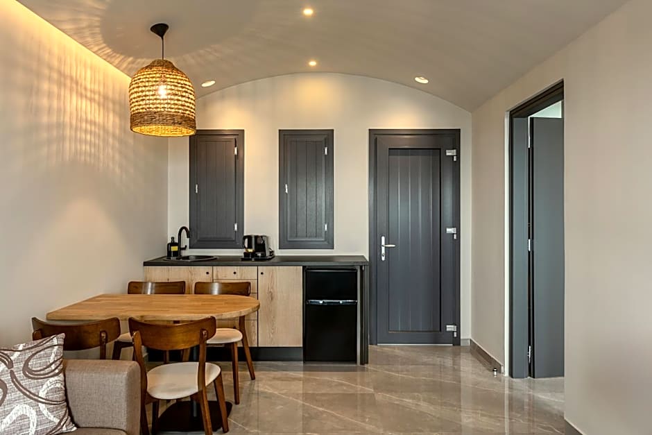 Kudos Suites Firostefani