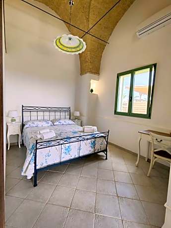 Family Room with Garden View