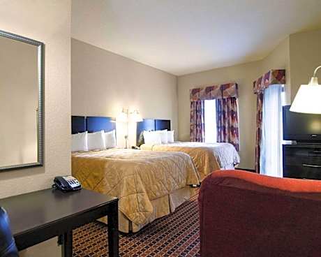 Queen Suite with 2 Queen Beds - Non-Smoking