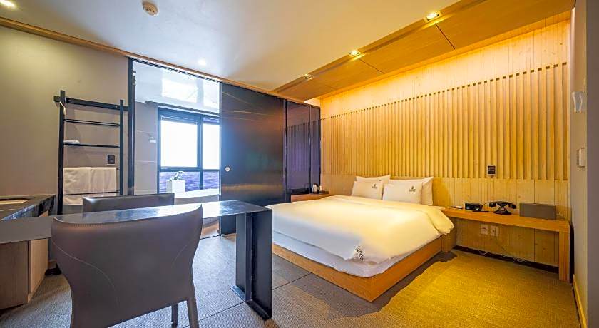 Louis Boutique Hotel